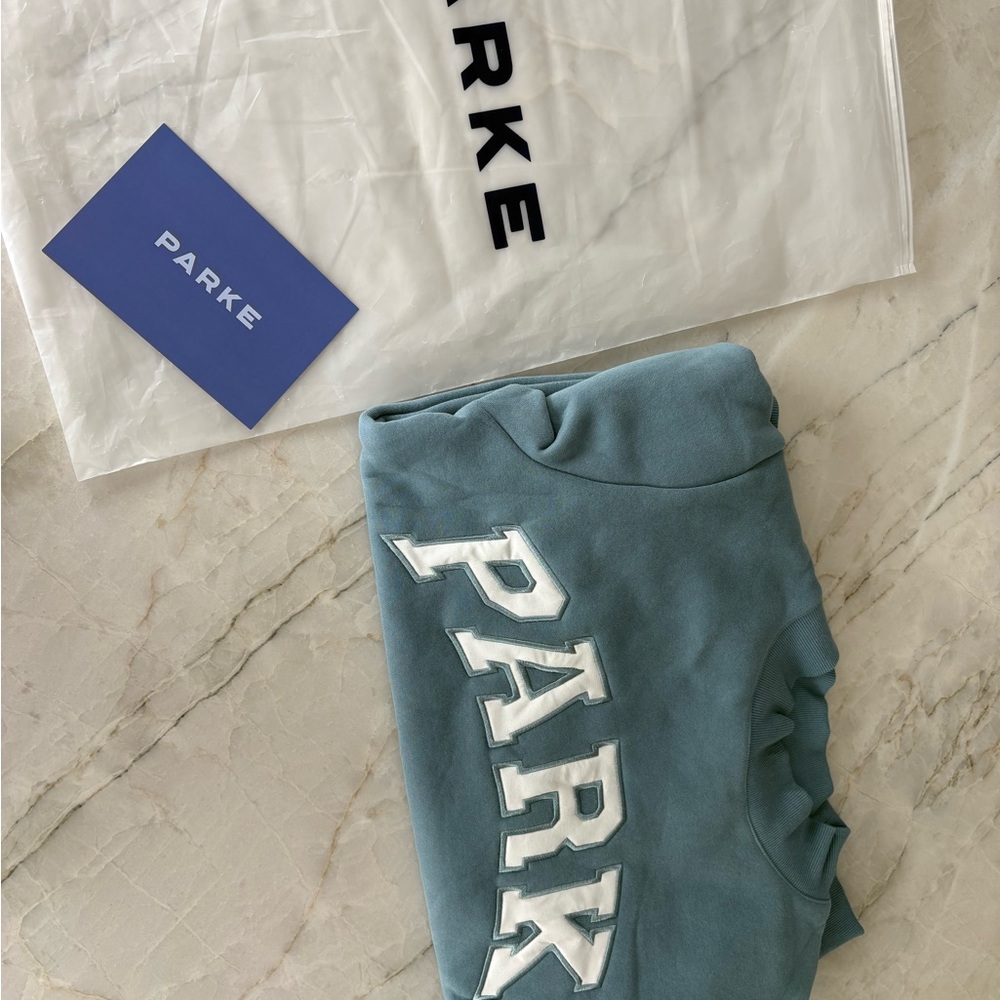 PARKE Glacier blue w/white embroidered mockneck S/M